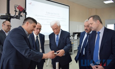 Глава ЦИАМ Михаил Гордин в составе делегации АССАД оценил авиационные технологии Уфы